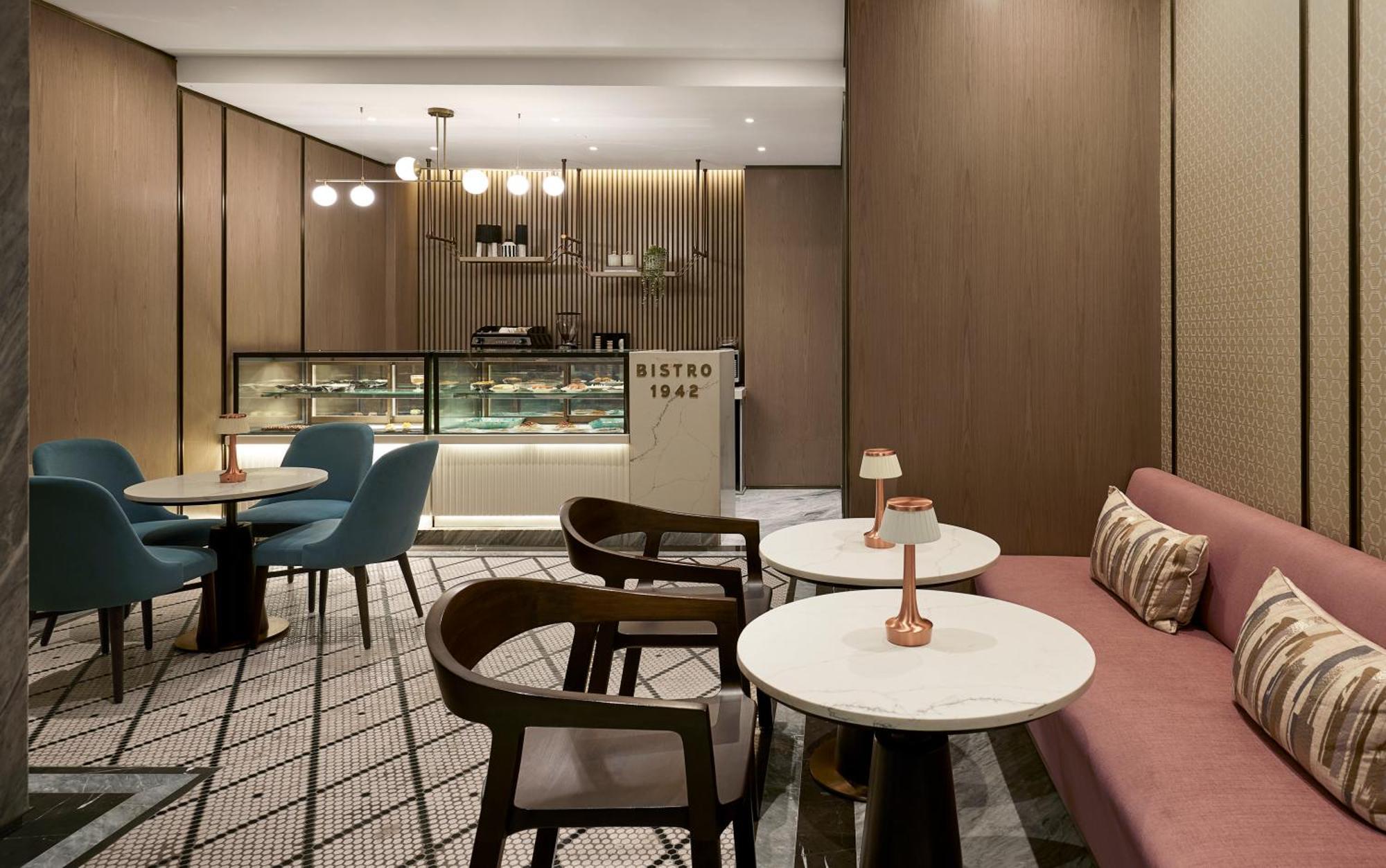 Astoria Hotel Мумбаи Экстерьер фото