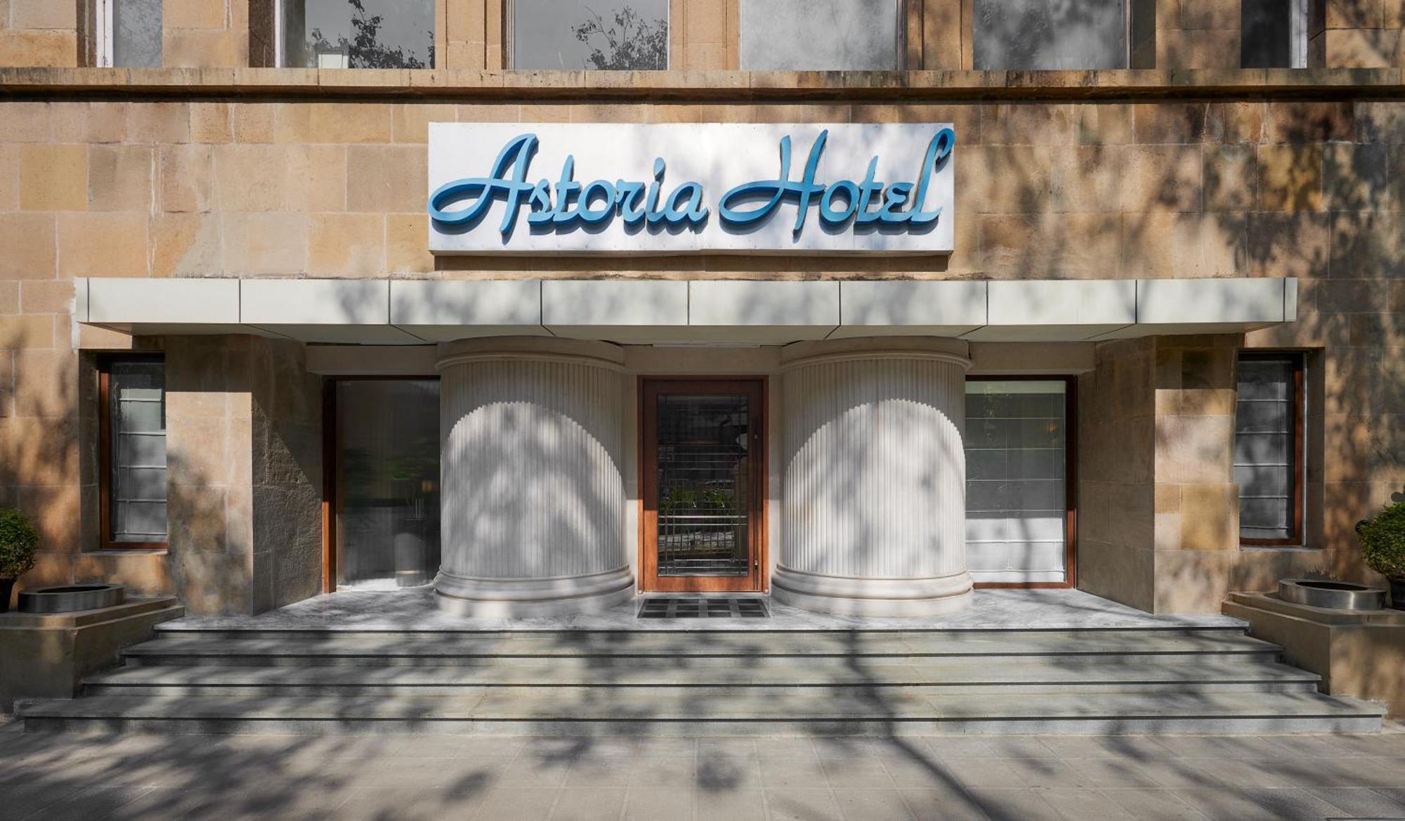 Astoria Hotel Мумбаи Экстерьер фото